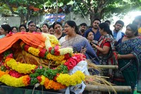 Celebrities Pay Homage To Geetanjali
